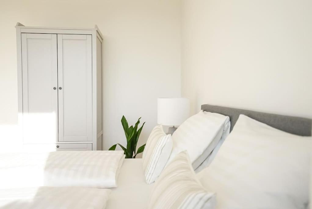 Oberlaa New Apartment - 15 Min To City Wenen Buitenkant foto